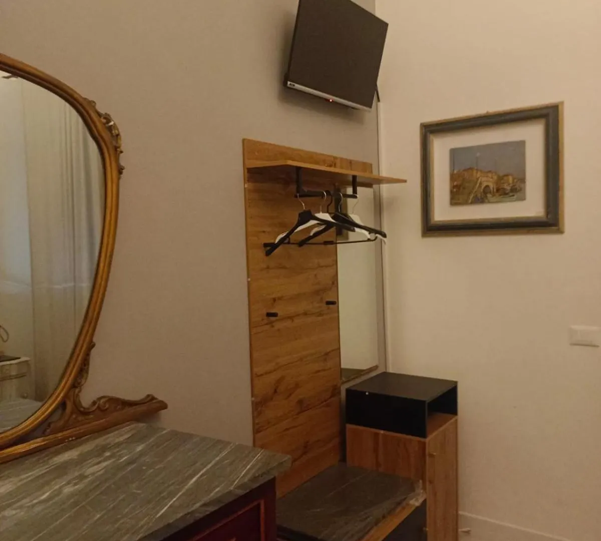 Guest house Villa Giove Rooms Prato  Italy
