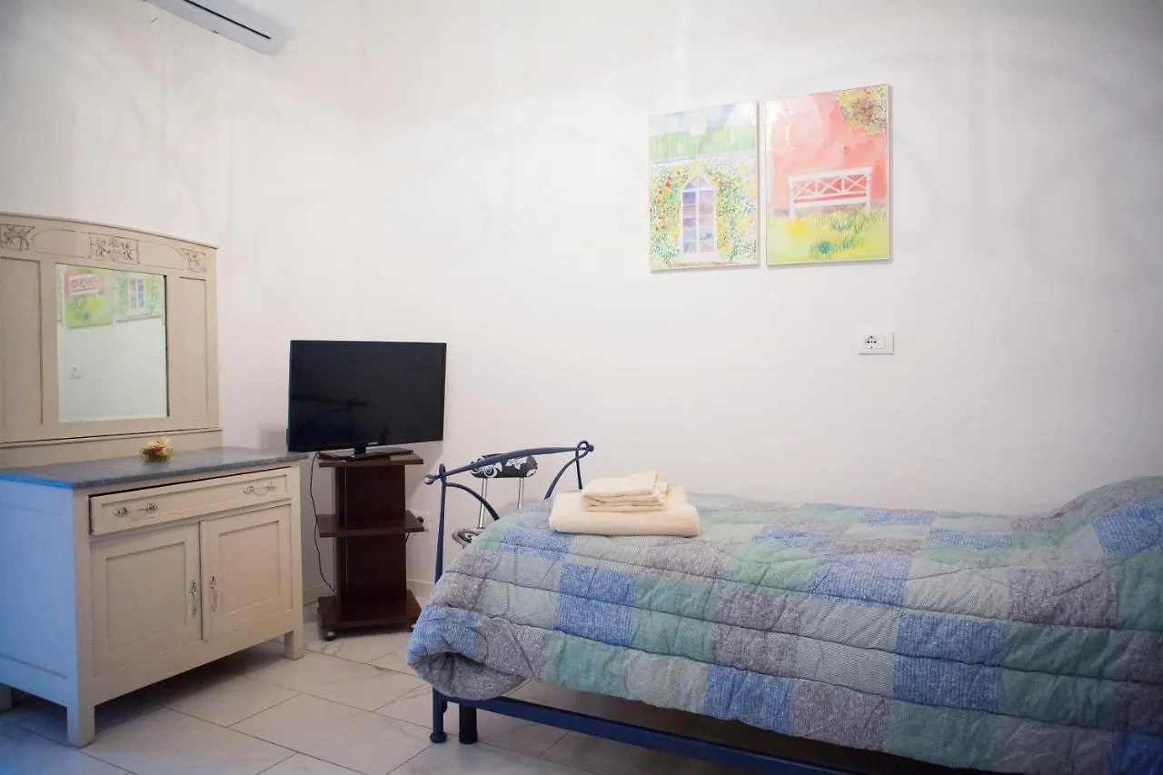 Villa Giove Rooms Prato  Italy